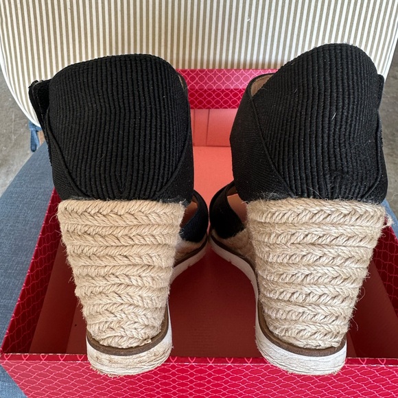 Espadrille Wedge Sandal, black. Sz 8 medium. Gently used. - Picture 3 of 4